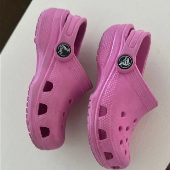 CROCS Pink Slippers with Perforated Design and Rotating Heel Strap - Picture 5 of 6